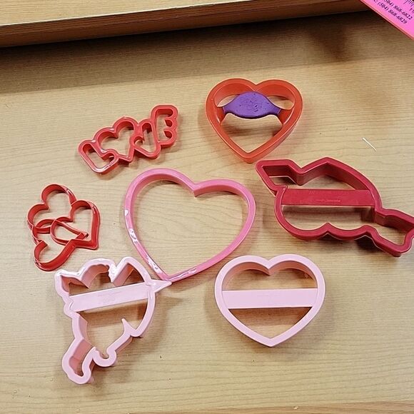 7 Wilton & pamperd  chef Valentines Day cookie cutters - Picture 1 of 9